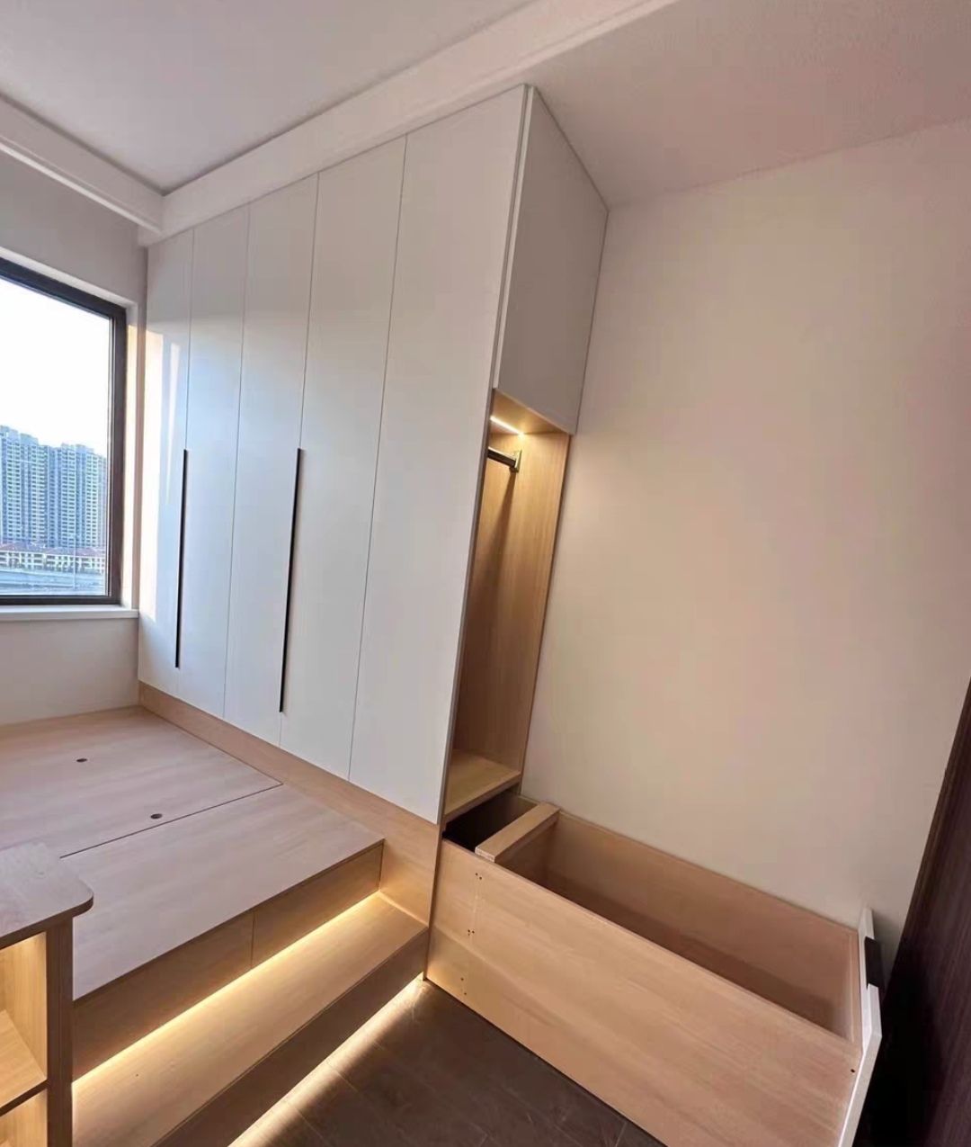 榻榻米床衣柜一体